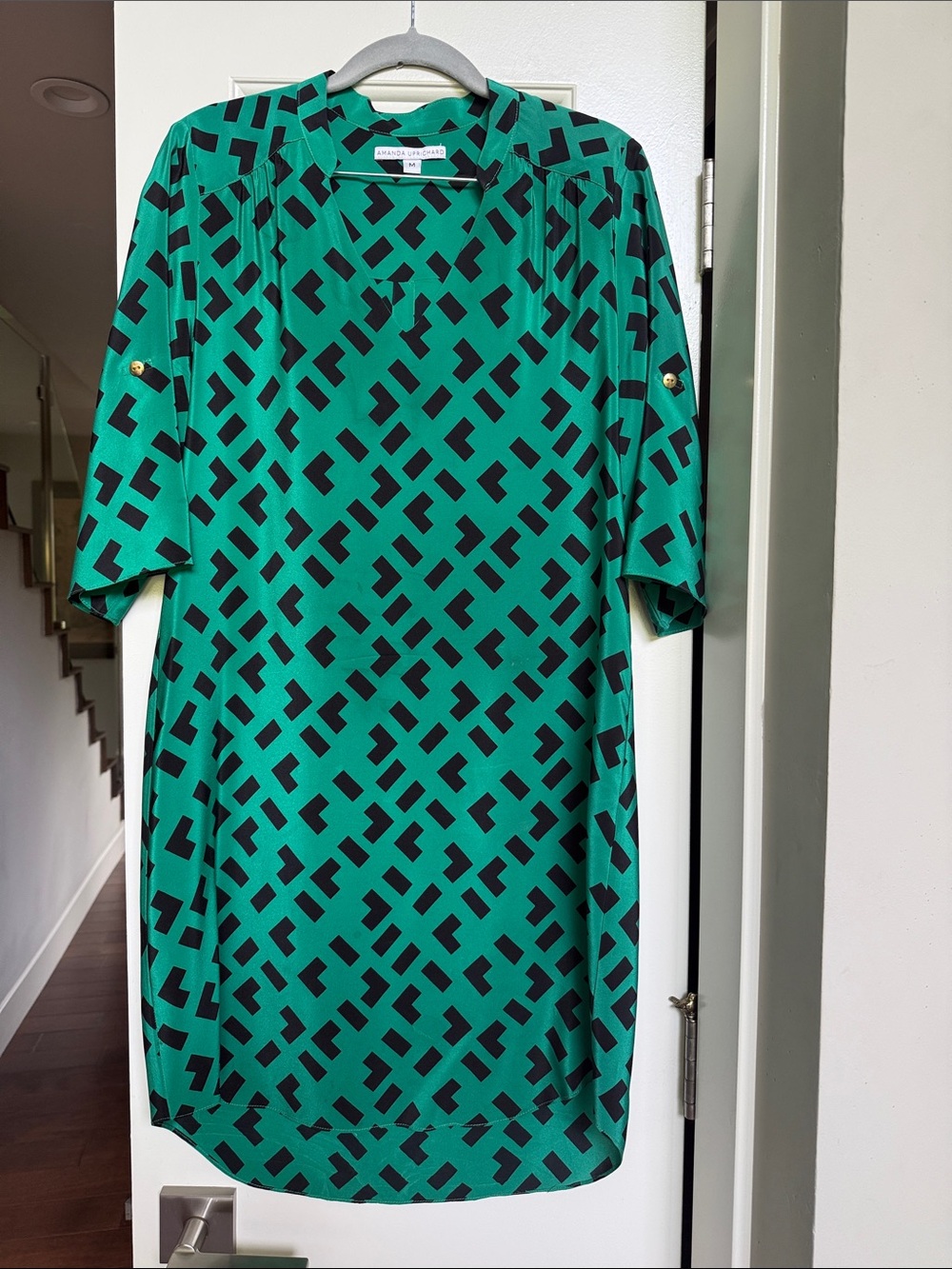 Amanda Uprichard dress size M 100% silk 1/ sleeve & belt